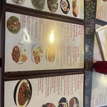 Que Huong Restaurant - Vietnamese Near Me - Madison Heights, Michigan