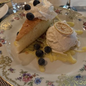 White Dog Cafe - Glen Mills - Lemon Sour Cream Cake - American Near Me - Glen Mills, Pennsylvania White Dog Cafe - Glen Mills - Lemon Sour Cream Cake - American Near Me - Glen Mills, Pennsylvania