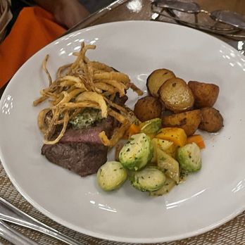 The Dining Lab At Monroe College - Steak and potatoes with veggies - New American Near Me - New Rochelle, New York The Dining Lab At Monroe College - Steak and potatoes with veggies - New American Near Me - New Rochelle, New York