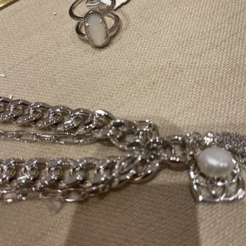 Kendra Scott - Jewelry Near Me - The Woodlands, Texas Kendra Scott - Jewelry Near Me - The Woodlands, Texas