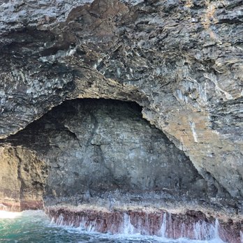 Kauai Sea Tours - Na Pali coast cave - Boating Near Me - Eleele, Hawaii