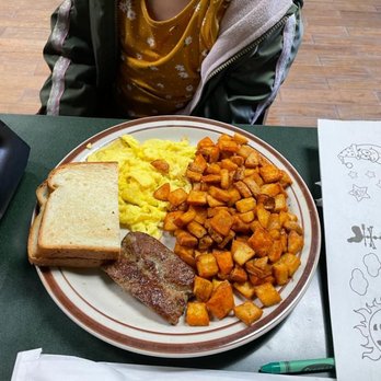 Egg Works - The backroo scrambled eggs, potatoes and sausage - Breakfast & Brunch Near Me - Las Vegas, Nevada Egg Works - The backroo scrambled eggs, potatoes and sausage - Breakfast & Brunch Near Me - Las Vegas, Nevada