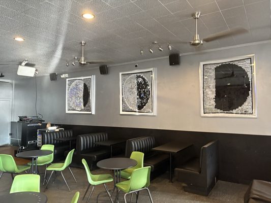 UFO Bar by null