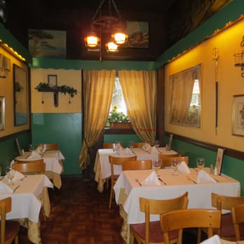 Chez Napoleon - This is how I remember restaurants in New York before the city became gentrified and fast food chains were enticed into opening - French Near Me - New York, New York Chez Napoleon - This is how I remember restaurants in New York before the city became gentrified and fast food chains were enticed into opening - French Near Me - New York, New York