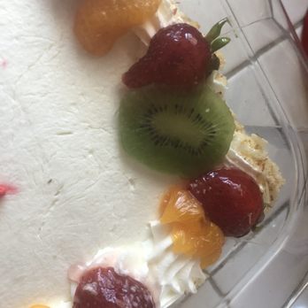 Safeway - Strawberries are not fresh and the liquid from the fruit is mixed with the frosting. Very sloppy! - Grocery Near Me - Sacramento, California