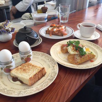Juliet - Petite breakfast, chilaquiles, salmon toast, tea - Cafes Near Me - Somerville, Massachusetts