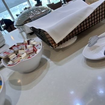 Virgin Australia Lounge - Airport Lounges Near Me - Adelaide Airport, SA