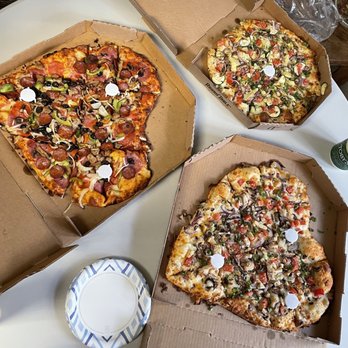 Round Table Pizza - Mother's Day request from my momma - Pizza Near Me - Alameda, California