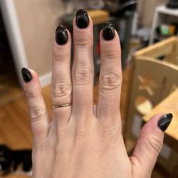 Cayuga Nail Spa - Cat eye