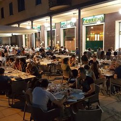 il Gattopardo - Grande spazio all'aperto per compagnie, in famiglia e anche per le coppie...