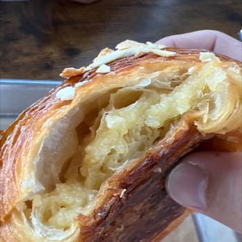Segundo Coffee Lab - Almonds croissant - Coffee & Tea Near Me - Houston, Texas Segundo Coffee Lab - Almonds croissant - Coffee & Tea Near Me - Houston, Texas