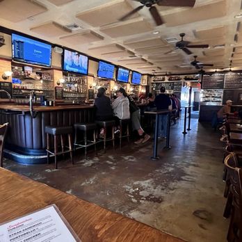 Louie’s On Main - Inside - Burgers Near Me - Garden Grove, California Louie’s On Main - Inside - Burgers Near Me - Garden Grove, California