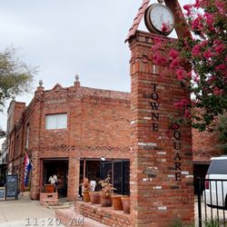 La 57 - Downtown Ennis