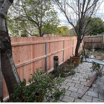 Larsen construction - Redwood fence - General Contractors Near Me Larsen construction - Redwood fence - General Contractors Near Me