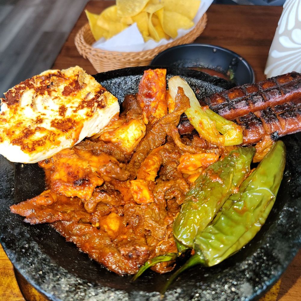 La Casita - Mexican Near Me - Willows, California