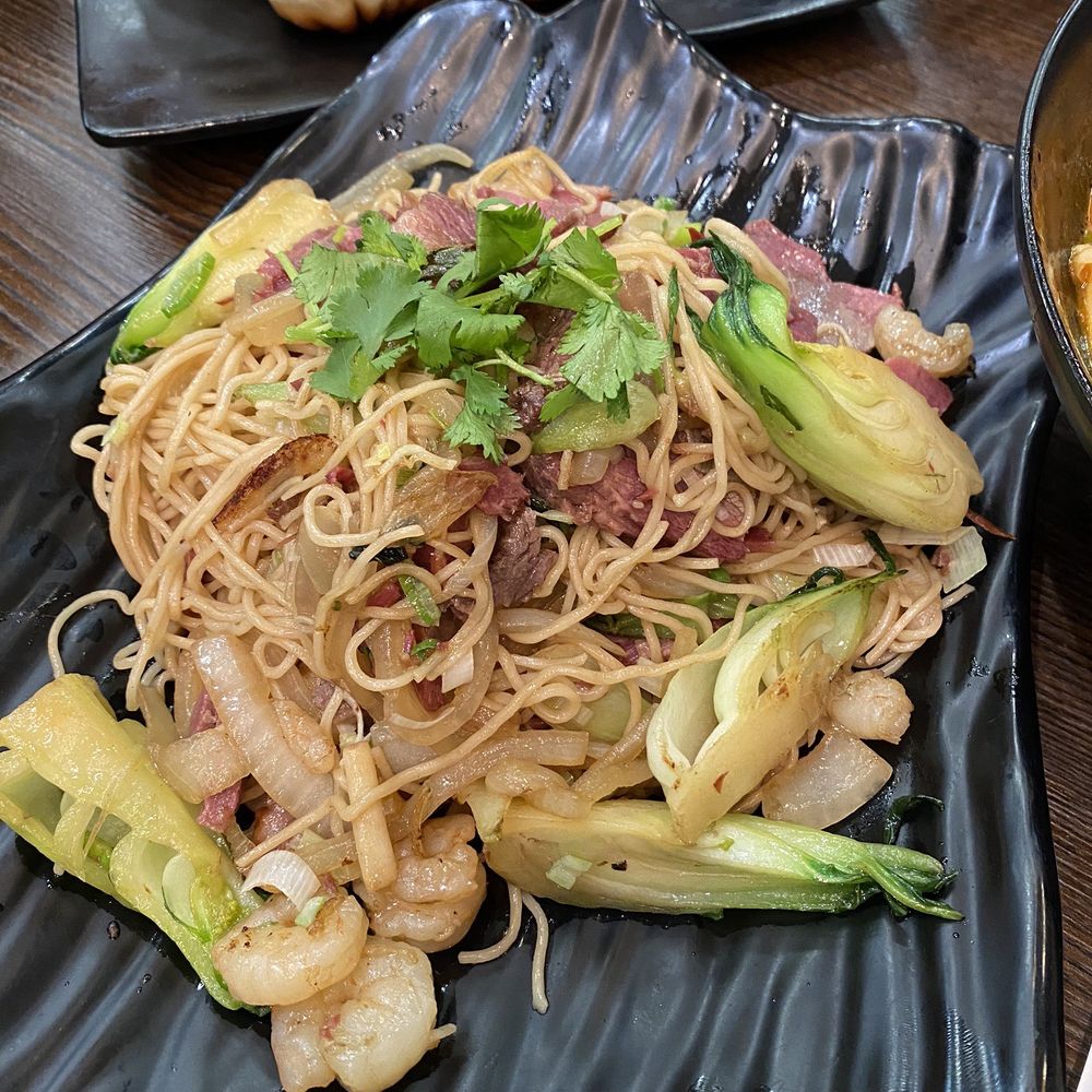 Special Sauce With Beef and Shrimp Chow Mein