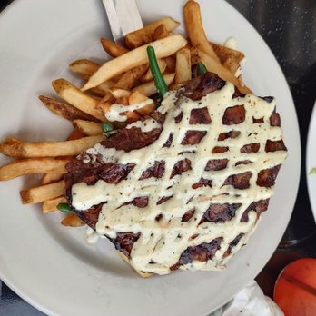 Side Street Cafe - Steak frite with pub fries and green beans - American Near Me - Bar Harbor, Maine Side Street Cafe - Steak frite with pub fries and green beans - American Near Me - Bar Harbor, Maine