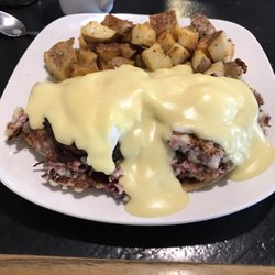 South Gardner Hotel - Yup, pic describes it all. Breakfast at TPauls.