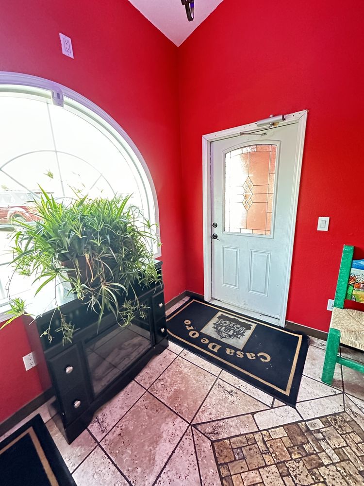 Casa de Oro - Red Oak