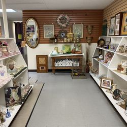 Junk-Atique Outlet