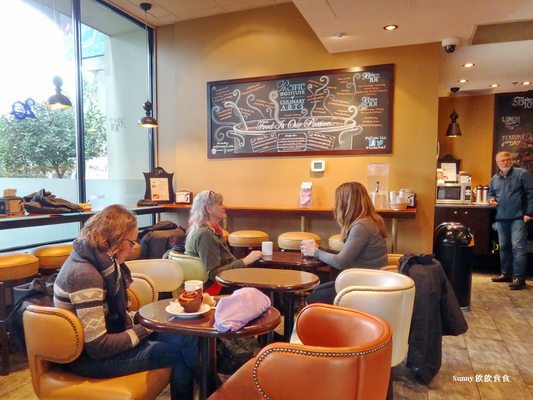 Blue Hat Bakery & Bistro at Pacific Institute of Culinary Arts by null