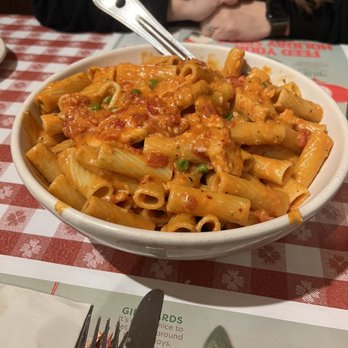 Buca di Beppo Italian Restaurant - Spicy Chicken Rigatoni - Italian Near Me - Brea, California Buca di Beppo Italian Restaurant - Spicy Chicken Rigatoni - Italian Near Me - Brea, California