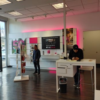 T-Mobile Experience Store - Mobile Phones Near Me - Portland, Oregon T-Mobile Experience Store - Mobile Phones Near Me - Portland, Oregon