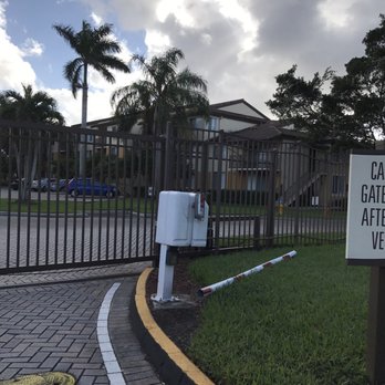 Lakes at Pembroke - Community gate. - Apartments Near Me - Pembroke Pines, Florida Lakes at Pembroke - Community gate. - Apartments Near Me - Pembroke Pines, Florida
