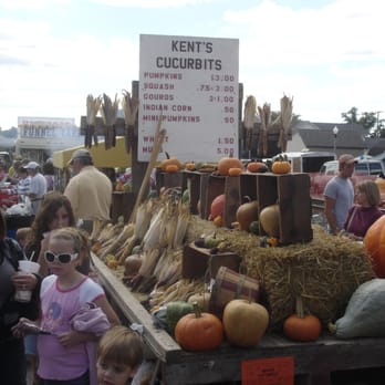 Kent's Cucurbits - Kent's Curcubits always has a great display at the annual Apple Popcorn Festival in Brookston, Indiana. - Pumpkin Patches Near Me - Brookston, Indiana