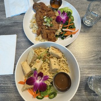 Mr East Kitchen - Garlic Noodle Bowl, Crispy Chicken Fried Rice - Breakfast & Brunch Near Me - San Francisco, California Mr East Kitchen - Garlic Noodle Bowl, Crispy Chicken Fried Rice - Breakfast & Brunch Near Me - San Francisco, California