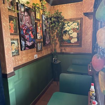 Leonors Vegetarian Mexican Restaurant - Mexican Near Me - Studio City, California