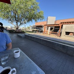 Elly's Brunch & Cafe