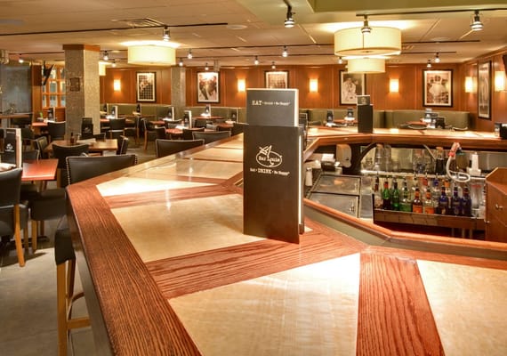 Bar Louie - Skokie Holiday Inn North Shore by null