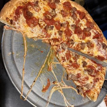 Giovanni's - Sausage, pepperoni pizza - Pizza Near Me - Mammoth Lakes, California