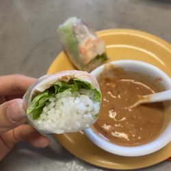 KALM Bistro - Spring roll/ goi cuon- needs more meat and some herbs!!!! Soo basic and plain