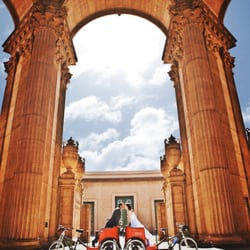Cabrio Taxi Pedicabs - Kissing cabs at the palace of fine arts