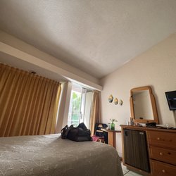 La Concha - Decent clean but dated rooms