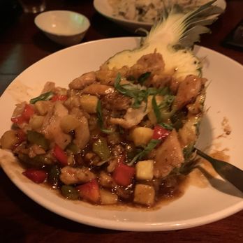 Bahama Breeze - Chicken pineapple bowl - Bars Near Me - Orlando, Florida
