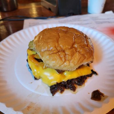 GUSTOS burger bar + more by null