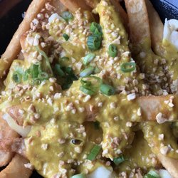 Lemongrass Thai Fare - Curry Poutine