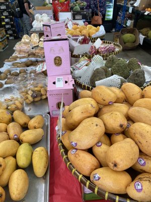 Tan Sang Tropical Fruit by null