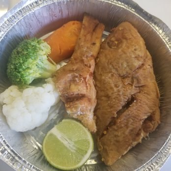 Parada Maimon - Snapper, whole fried - Dominican Near Me - Philadelphia, Pennsylvania