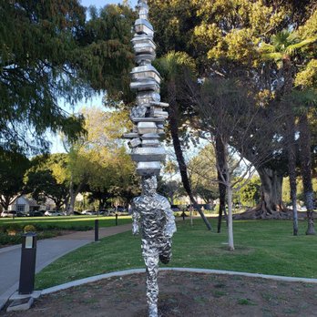 Beverly Gardens Park - Takeaway - Parks Near Me - Beverly Hills, California