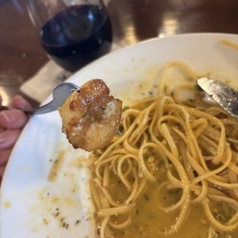Mama Stortini's Restaurant & Bar - Kent - Lemon Pepper Linguine Sauted Prawns - Italian Near Me - Kent, Washington Mama Stortini's Restaurant & Bar - Kent - Lemon Pepper Linguine Sauted Prawns - Italian Near Me - Kent, Washington