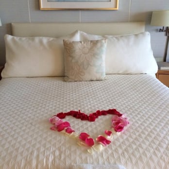 Halekulani Hotel - Hotels Near Me - Honolulu, Hawaii