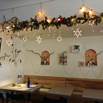 Maple Street Eatery - Inside - Bars Near Me - Livermore, California