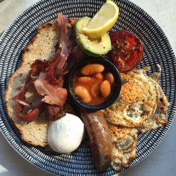 5th Earl Rosebery - The earl big breakfast - Cafes Near Me - Rosebery, NSW