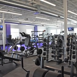 Anytime Fitness - Free weights