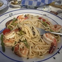 Shrimp Box - Shrimp scampi with baby asparagus and linguine