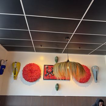 Ubuntu Meat Bar & Safari Spice Grill - Beautifully Decorated Dining Room with African Artwork - Barbeque Near Me - Everett, Washington Ubuntu Meat Bar & Safari Spice Grill - Beautifully Decorated Dining Room with African Artwork - Barbeque Near Me - Everett, Washington